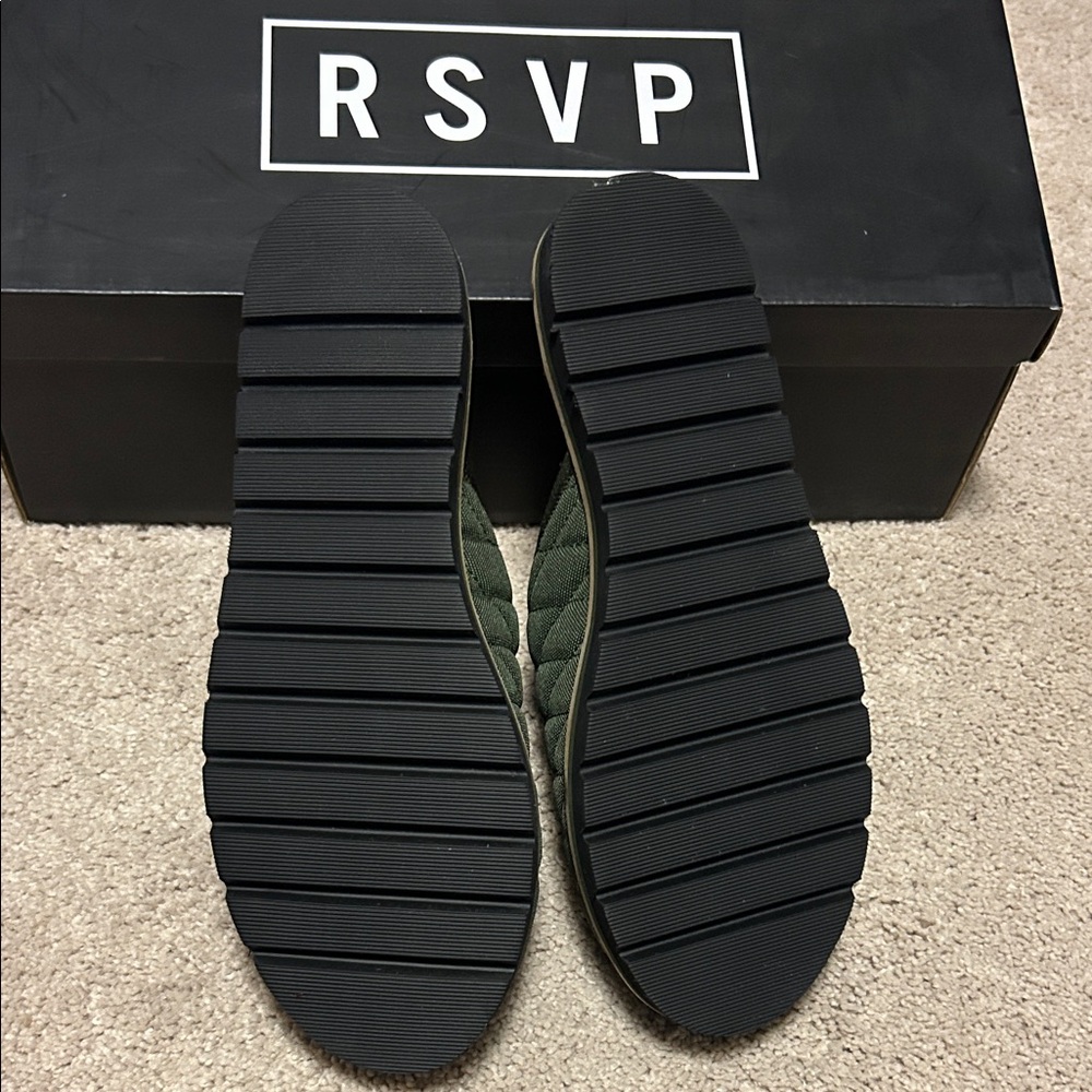 NWT-RSVP Isela Slipper Women's US 6.5 olive Quilted Closed Toe Slip-On Mule - Picture 5 of 6